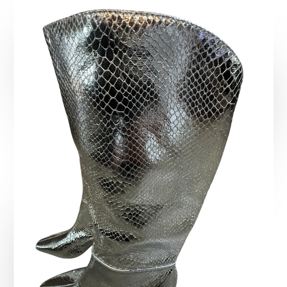 NWOT STEVE MADDEN Woman’s NEWLYN Silver Knee High Boot, 6M - Picture 11 of 13